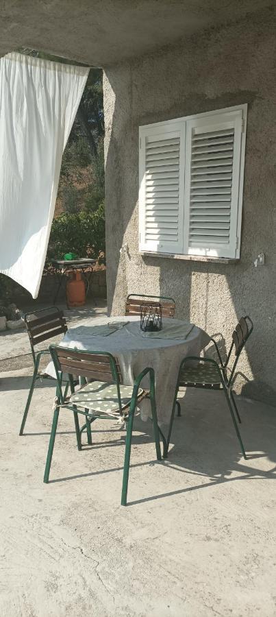 Feel Good Apartment Banjol Esterno foto