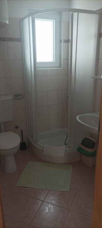 Feel Good Apartment Banjol Esterno foto
